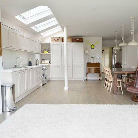 فندق Thames Dittonفي  Summer House المظهر الخارجي الصورة
