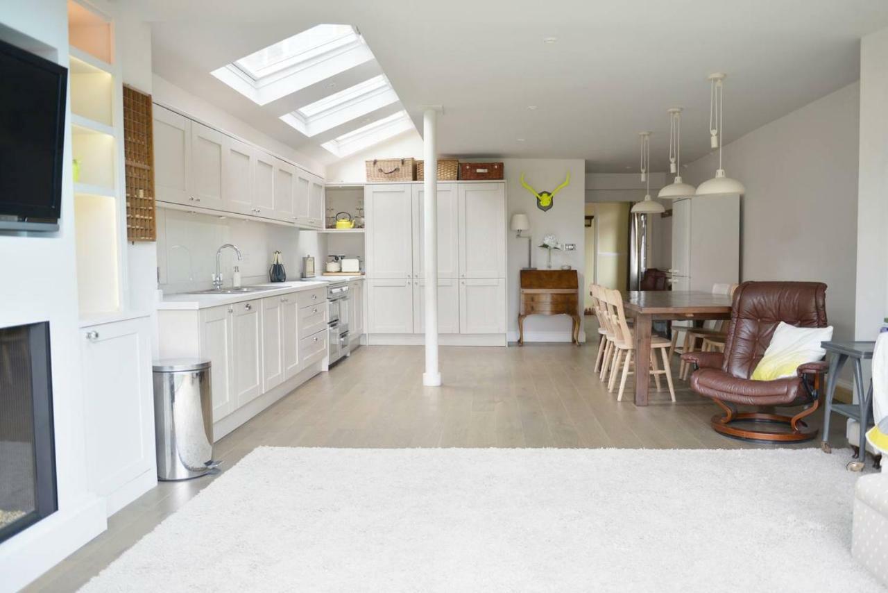 فندق Thames Dittonفي  Summer House المظهر الخارجي الصورة